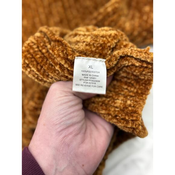 Women's Brown red rose XL sweater extremely soft - Picture 2 of 9